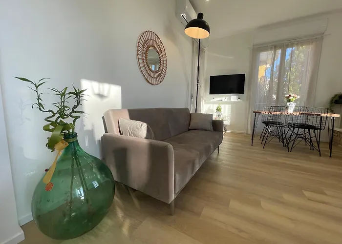 Vacanze Zen Vue 5 Mn Plage, 3 Mn Tennis Club,wifi 아파트 산레모